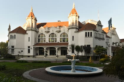 Fachada del Club GEBA.