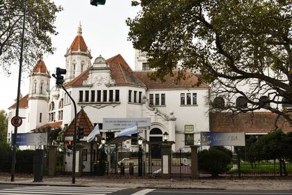 La fachada del club Gimnasia y Esgrima de Buenos Aires (GEBA), uno de los más importantes de la ciudad de Buenos Aires