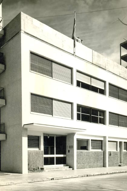 Fachada del edificio de de Castex del Colegio Bayard, en 1968