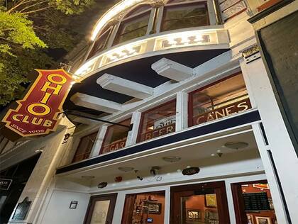 Fachada del exterior del Ohio Club en Arkansas (theohioclub.com)