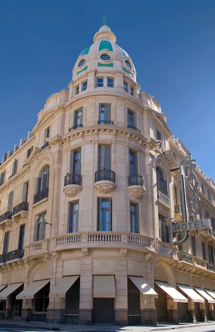 Fachada del hotel Esplendor Savoy de Rosario.