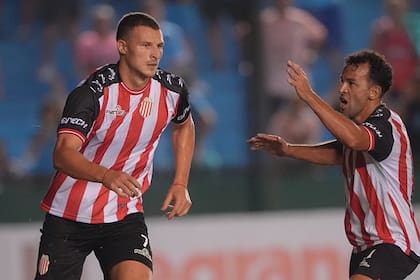 Facundo Bruera, autor de los dos goles de Barracas Central ante Temperley; el Guapo esperará al ganador de la llave entre Huracán y Olimpo, de Bahía Blanca
