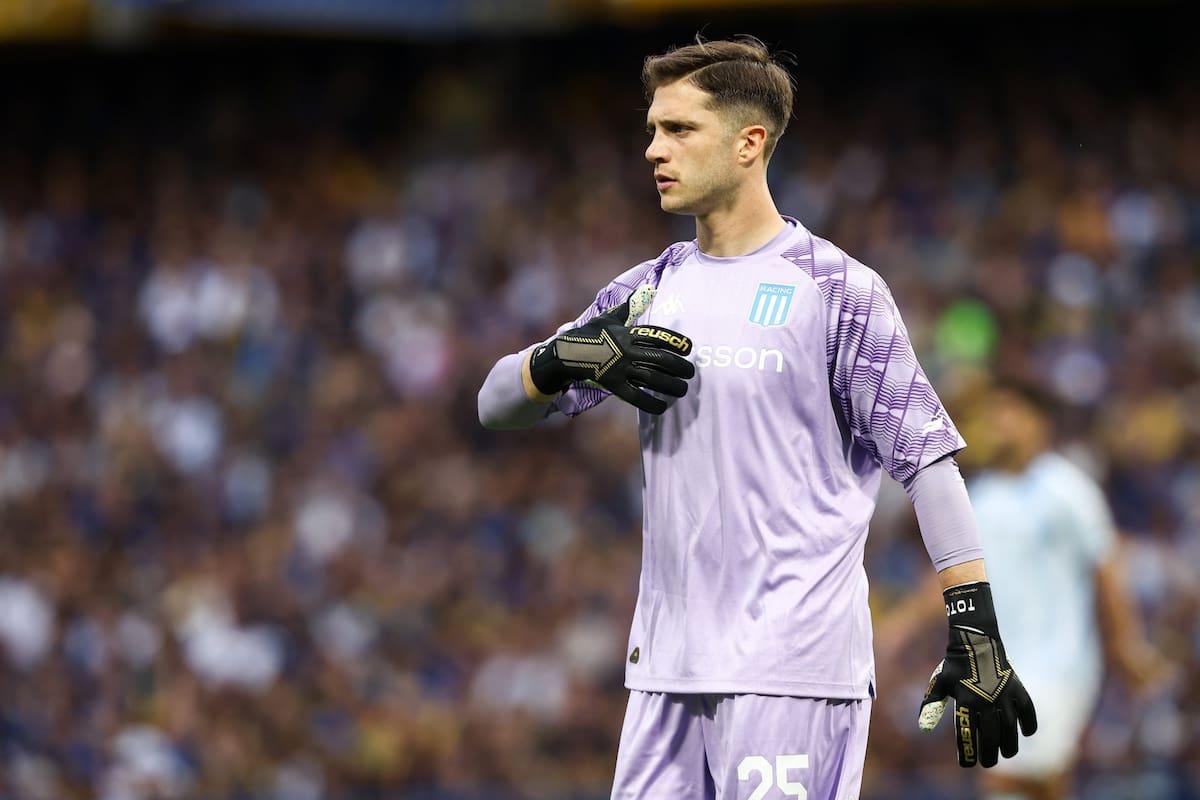 Facundo Cambeses será uno de los pocos titulares de Racing que sumará minutos ante Independiente Petrolero