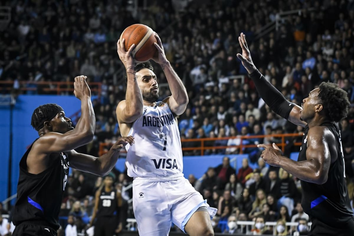 Facundo Campazzo brilló ante Bahamas con 17 puntos y 10 asistencias