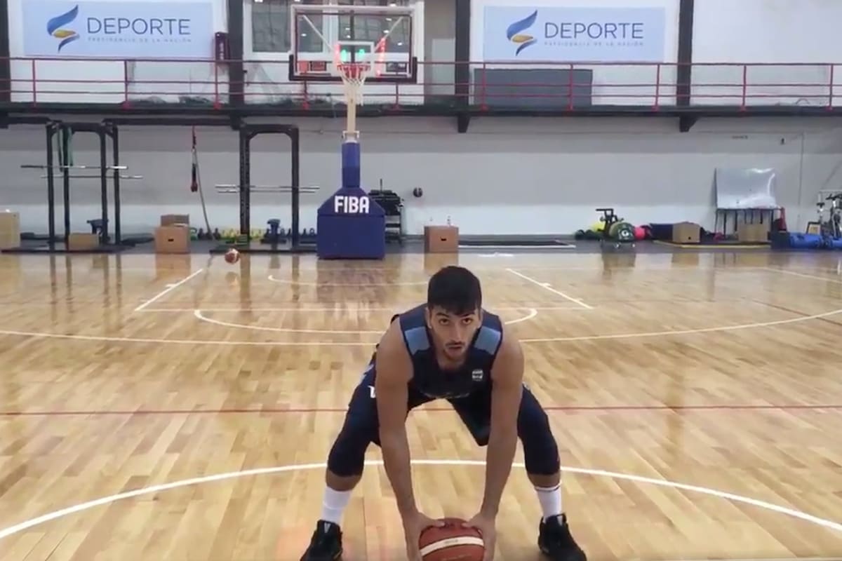 Facundo Campazzo con un lanzamiento imposible