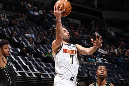 Facundo Campazzo sigue peleado con el aro a larga distancia; 0 de 3 en triples vs. Minnesota Timberwolves en el triunfo de Denver Nuggets por 114 a 103 en la NBA.