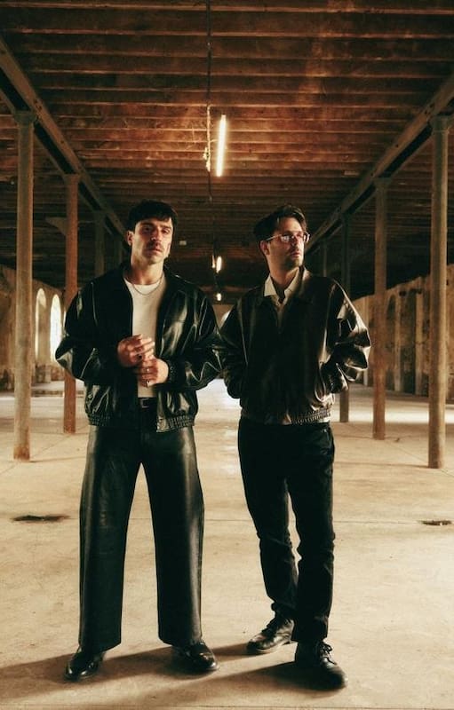 Facundo Castaño Montoya y Pablo Giménez forman El Zar, una banda joven con tradición del mejor pop de los 80