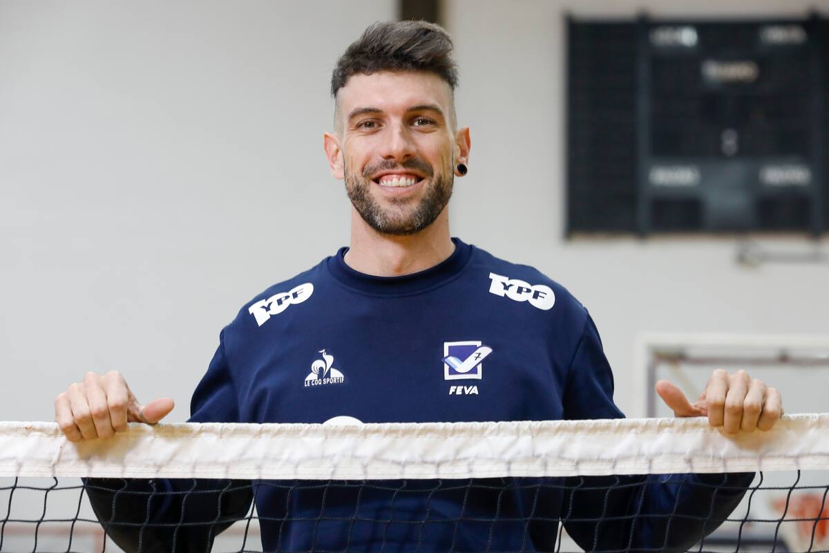 Facundo Conte, listo para afrontar su cuarto mundial de vóleibol; la selección argentina debutará el sábado 27 frente a Irán en Ljubljana, Eslovenia.