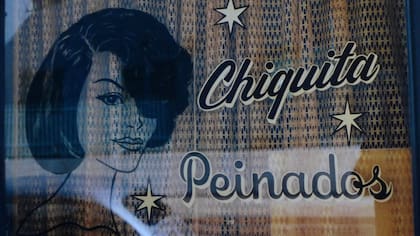 Facundo de Zuviría adora las viejas peluquerías y los locales con vidrieras