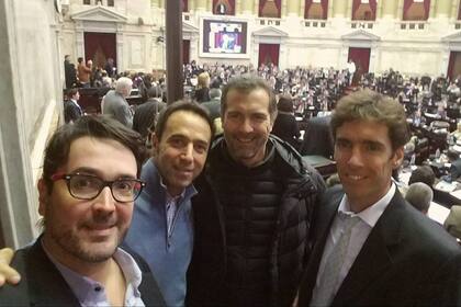 Facundo Garretón (diputado de Cambiemos), Marcos Galperin (Mercado Libre), Alejandro Estrada (Moni) y Federico Tomasevich (Puente)