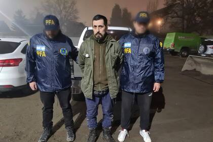 Facundo Jones Huala fue detenido por agentes de la Policía Federal Argentina el domingo pasado; ahora irá a la cárcel de Rawson por 90 días