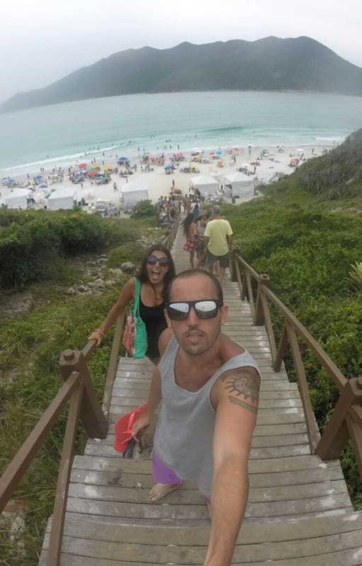Facundo Levy y su esposa en el viaje que hicieron a Brasil.