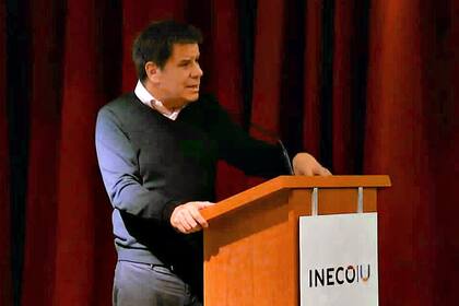 Facundo Manes, hoy, en el auditorio de Ineco