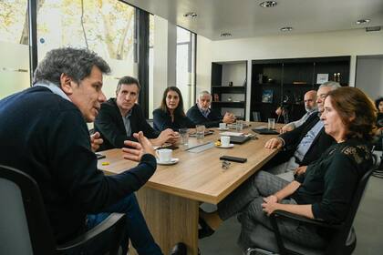 Facundo Manes se reunió con su equipo técnico