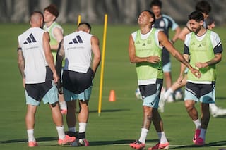 Scaloni tiene claro el perfil, pero no los nombres para una zona clave ante Austria