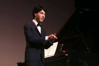 Facundo Navarro, pianista quilmeño que llegó a la semifinal de la Tercera Competencia Internacional Vladimir Krainev en Rusia