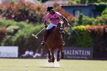 Facundo Pieres en el aire, Ellerstina-Indios Chapaleufú se cruzará con La Hache Cría y Polo en el Abierto de Tortugas.
