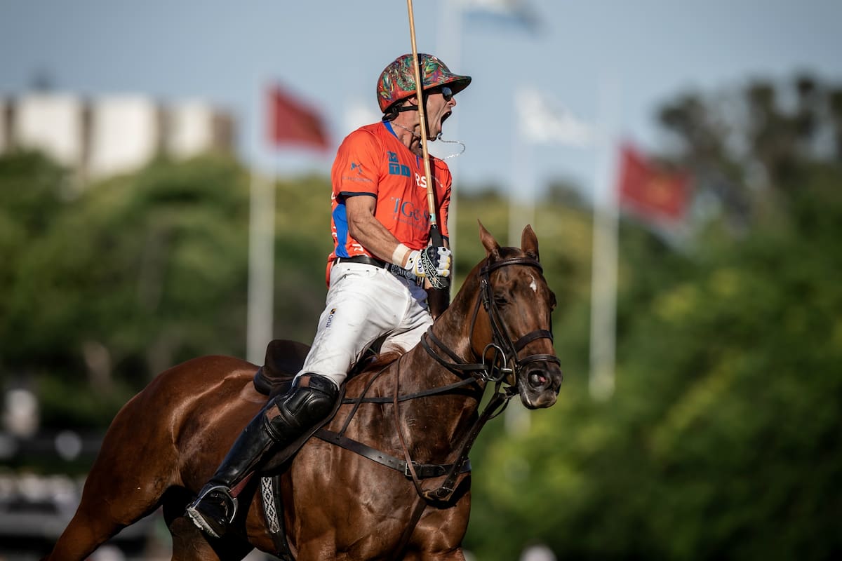 Facundo Sola vivió una tarde especial en Palermo: luego de la muerte de su padre, jugó bien frente a Ellerstina y aunque no logró alcanzar la final fue aclamado por el público.
