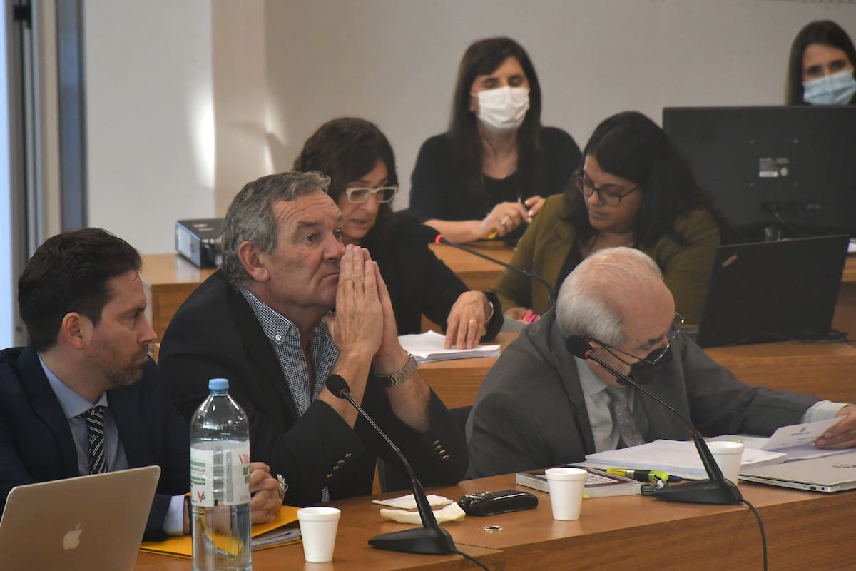 Facundo y Valentina Macarrón encabezaron en Río Cuarto una marcha en defensa de su padre, Marcelo, acusado de ser el instigador del homicidio de su esposa, Nora Dalmasso