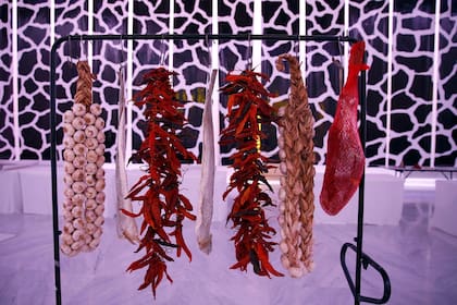 Detalle de la ambientación del Faena Art Center, donde se recrea la fachada de El Internacional