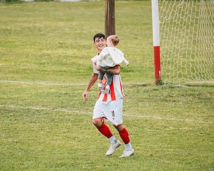 Fagioli junto a su hija de un año