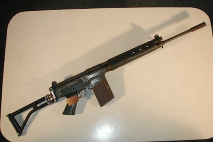 FAL hallado en una favela de Río de Janeiro en 2002