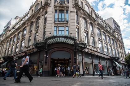 Falabella confirmó que en 60 días cerrará las últimas tres tiendas argentinas, entre ellas la de la ciudad de Rosario