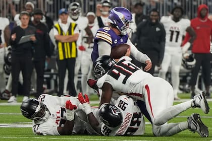 Falcons aplastan a los Vikings 22-6 con una defensiva dominante y un brillante Bijan Robinson