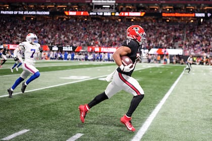 Falcons vencen 24-14 a los Bills con 170 yardas terrestres de Robinson, con anotación de 81