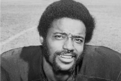 Fallece leyenda de Raiders George Atkinson, conocido por sus duros golpes