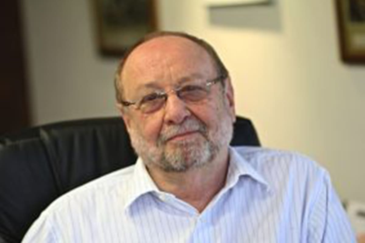Falleció el docente, editor y escritor Carlos Silveyra
