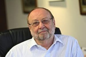 A los 82 años, murió el escritor, docente y editor Carlos Silveyra