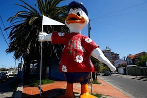 Falleció Guibert Englebienne, fundador de El Pato, un comercio reconocido en Punta Mogotes, Mar del Plata