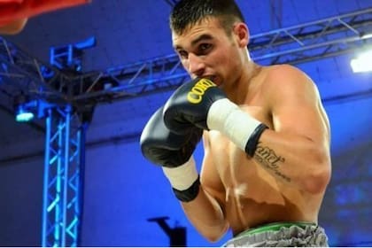 Falleció Hugo Santillán, el boxeador santafesino que el se desvaneció el sábado último mientras escuchaba el fallo de su pelea