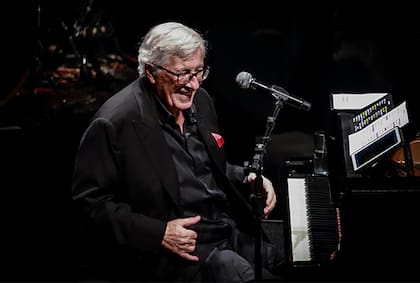 Murió Peppino di Capri, leyenda de la música pop italiana y la voz de “Champagne” 2 fallecio PEPPINO DI CAPRI