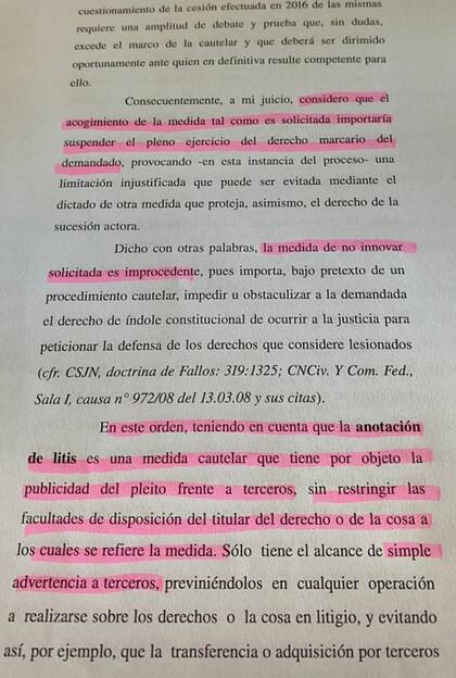 Fallo de un juez comercial que le permite al abogado Matías Morla conservar el usufructo de la marca "Maradona" mientras se investiga la denuncia de los herederos del Diez en su contra, por presunta defraudación