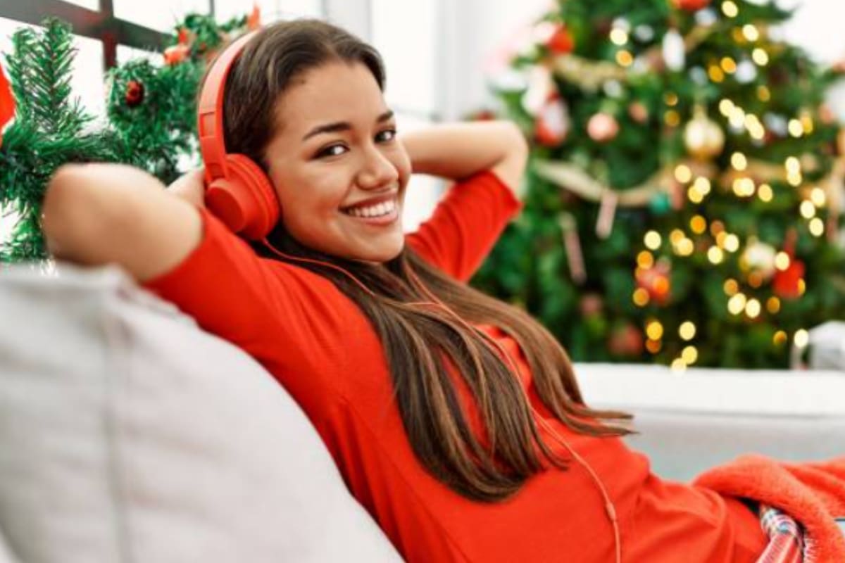 Falta muy poco para subirle el volumen a nuestros jingles navideños favoritos (Foto: Pixabay)