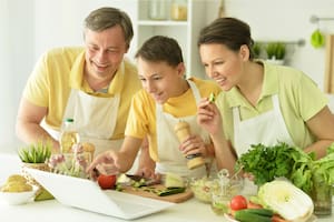 Falta poco: todos pueden poner manos a la obra para preparar las recetas de las fiestas.