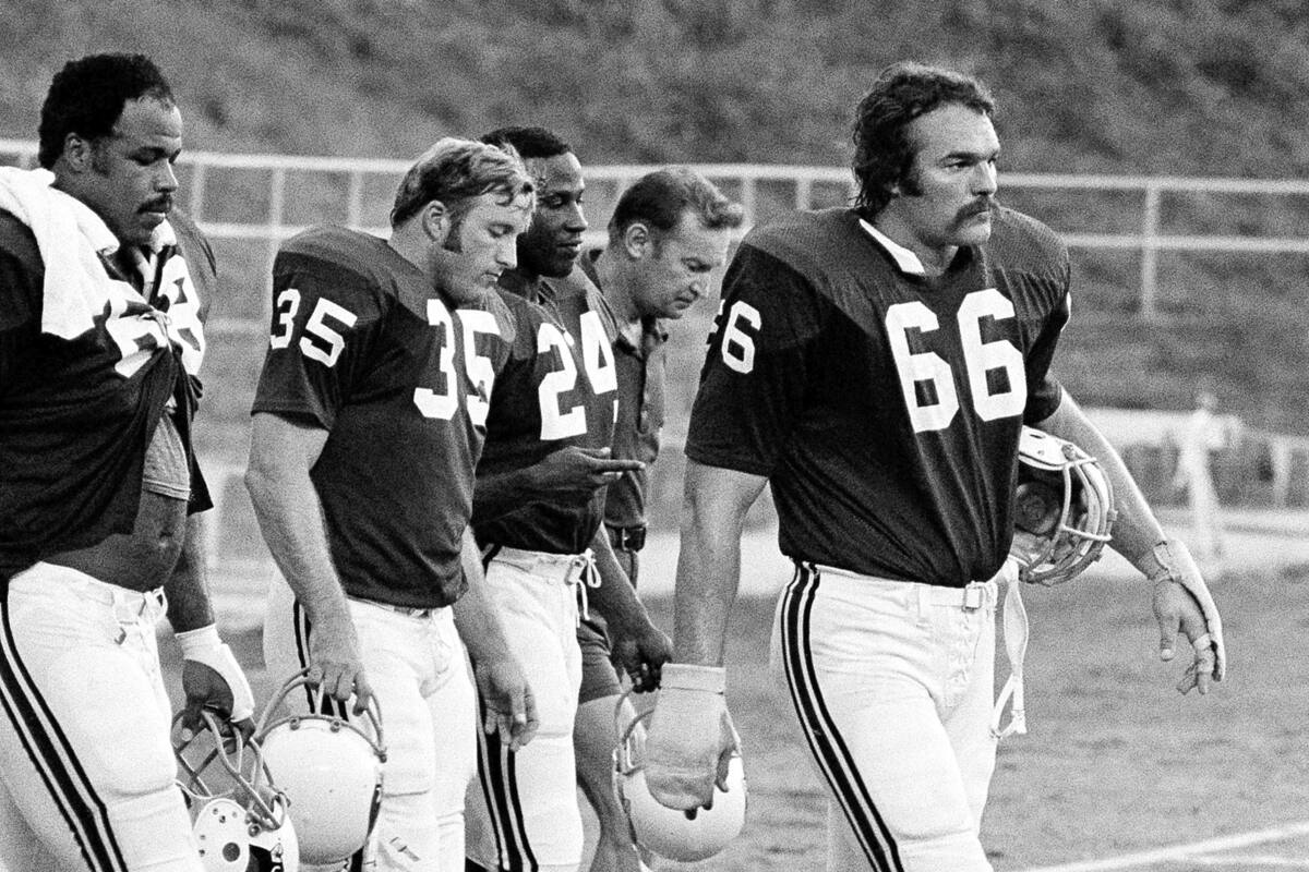 Familia de Conrad Dobler, exjugador de la NFL, afirma que tenía encefalopatía traumática crónica
