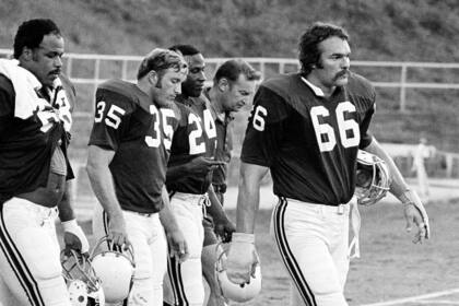 Familia de Conrad Dobler, exjugador de la NFL, afirma que tenía encefalopatía traumática crónica