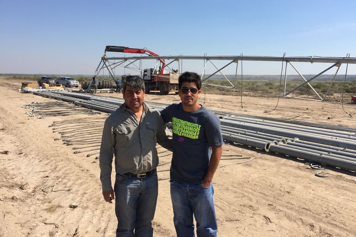 Familia García Parra en el Valle Azul, Río Negro, en la Patagonia. Cultivos bajo riego. Cría en Patizal natural. Recría en pastura de alfalfa y feedlot
