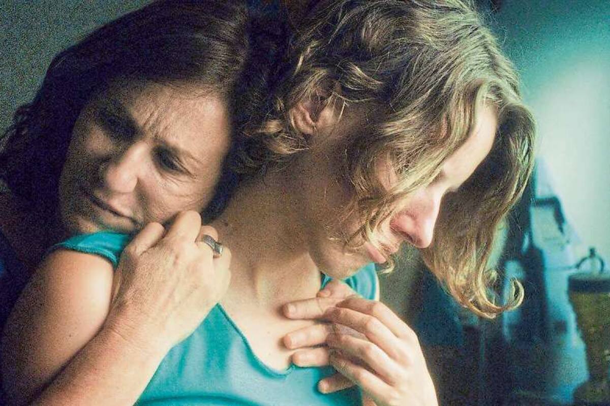 Familia sumergida con Mercedes Morán