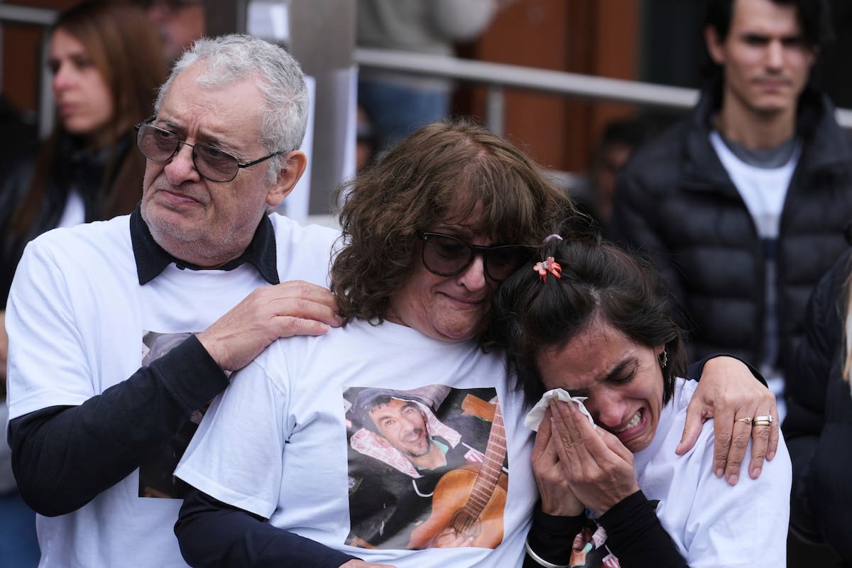 Familiares de Daniel Sebastián Oviedo, fallecido por el fentanilo, en una marcha de familiares de víctimas