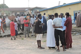 Policía de Nigeria lanza gas lacrimógeno contra protesta por la muerte de 37 mineros detenidos