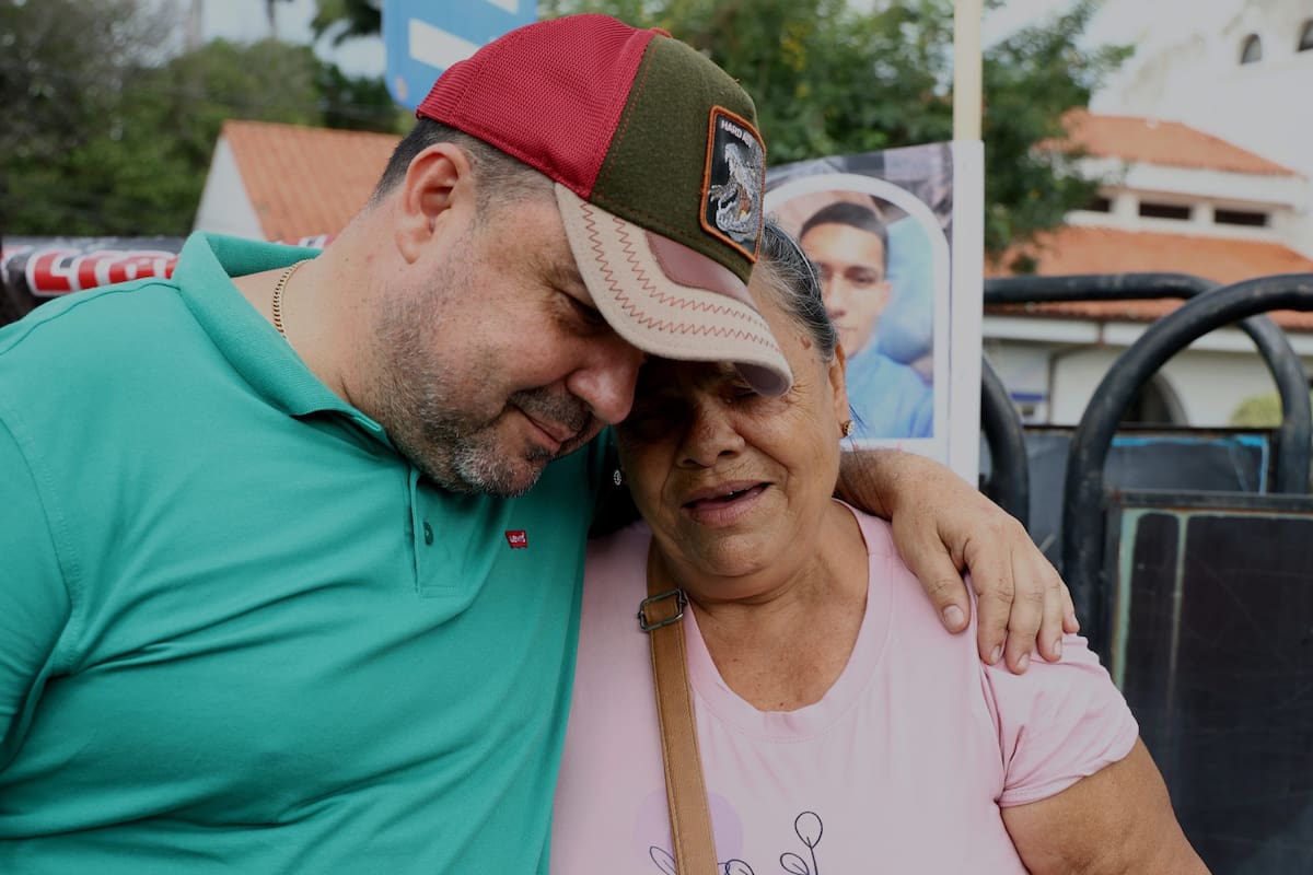 Familiares de presos políticos se congregaron en el puente Simón Bolívar en la frontera de Colombia y Venezuela.