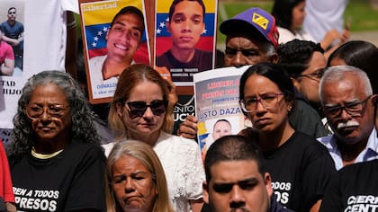 Familiares de presos políticos se reúnen en la Universidad Central de Venezuela, en Caracas, para pedir su liberación