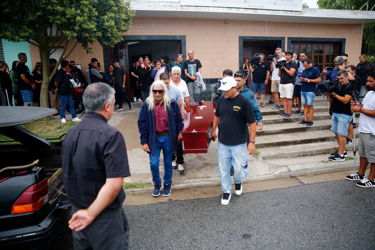 Familiares y allegados despidieron a la víctima durante el velatorio realizado en Batán