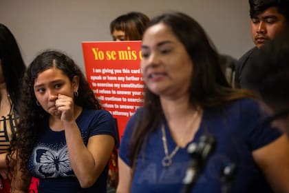 Familiares y amigos de José Armando Lainez Argueta denuncian su detención ilegal en una conferencia de prensa