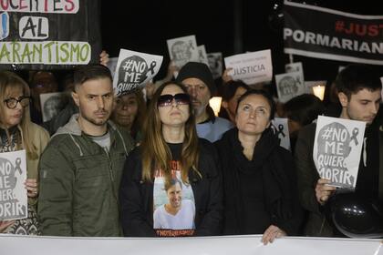 Familiares y amigos de Mariano Barbieri el ingeniero asesinado en los bosques de Palermo marcharon para pedir justicia.