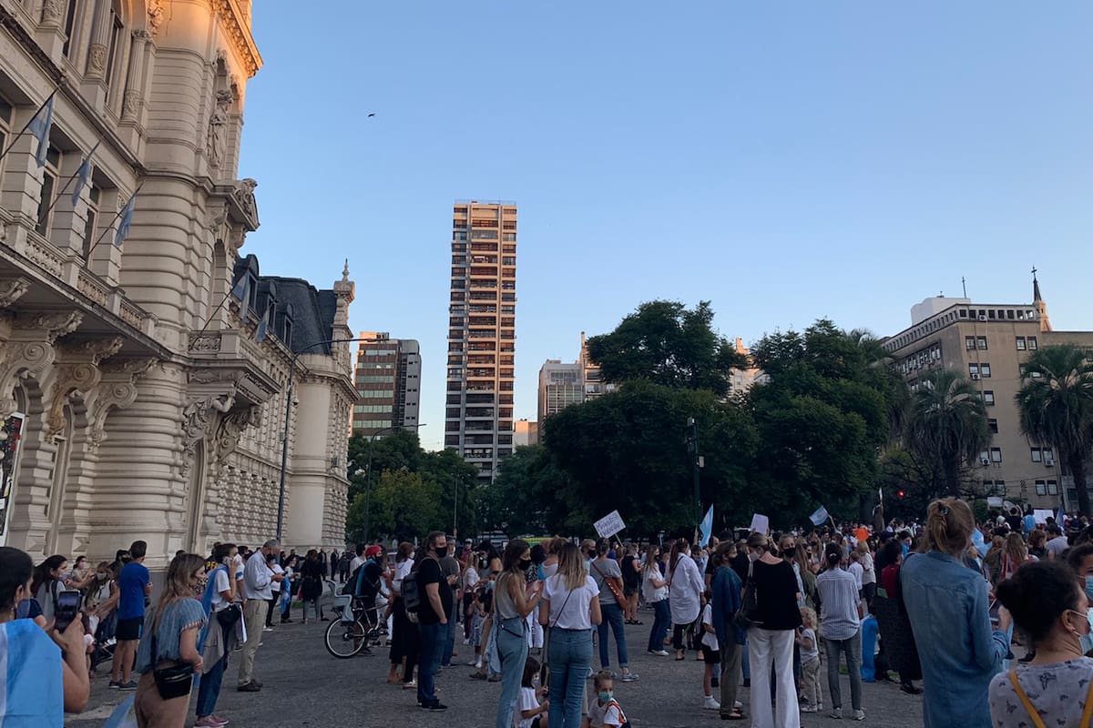 Familias, docentes y directivos se manifestaron ayer en el Ministerio de Educación de la Nación